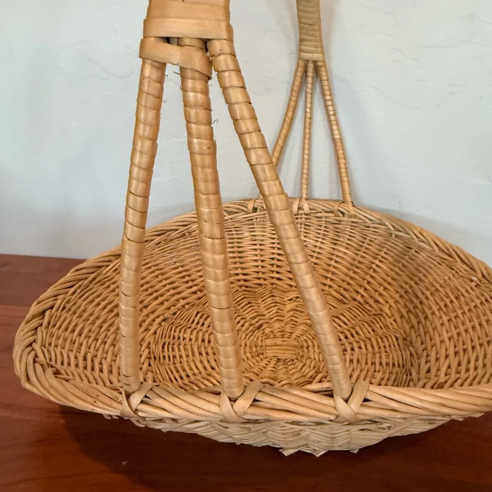 Vintage Woven Rattan Basket with‎ Handle French Country Farmhouse
